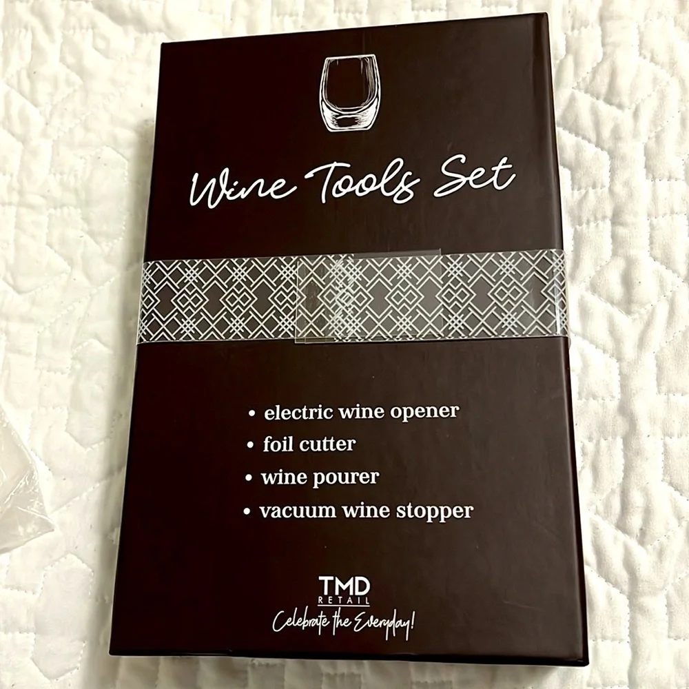 TMD Retail: Floral Four Piece Wine Tools